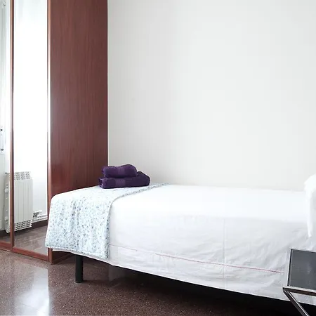 Gold Dreem Les Corts Apartment *